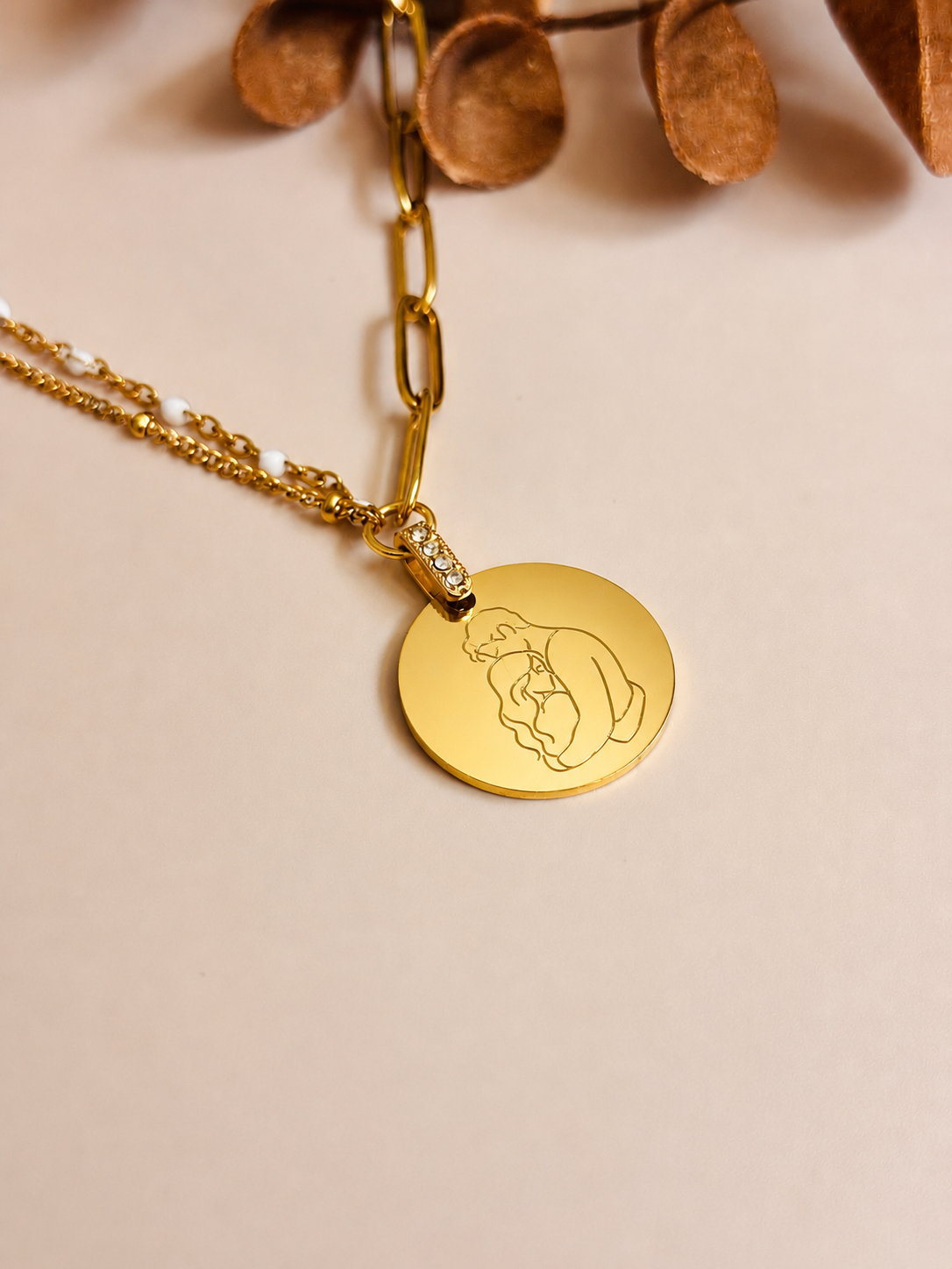 Collier femme personnalisé avec chaîne trombone et passant serti de zirconiums