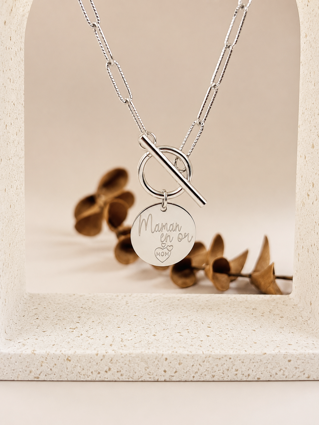 Collier femme avec médaille ronde de 18 mm à graver.