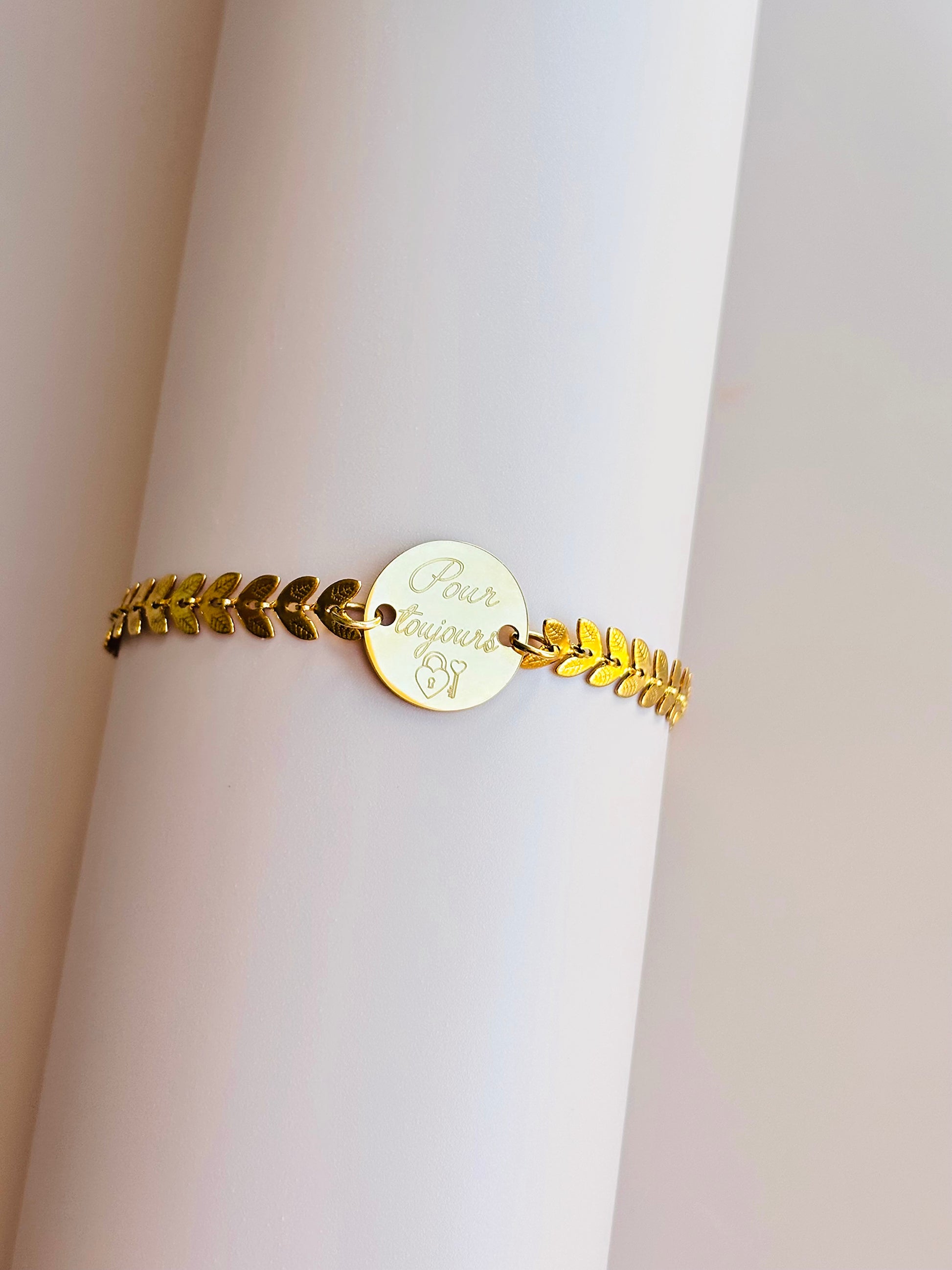     Bracelet gravé femme acier inoxydable doré