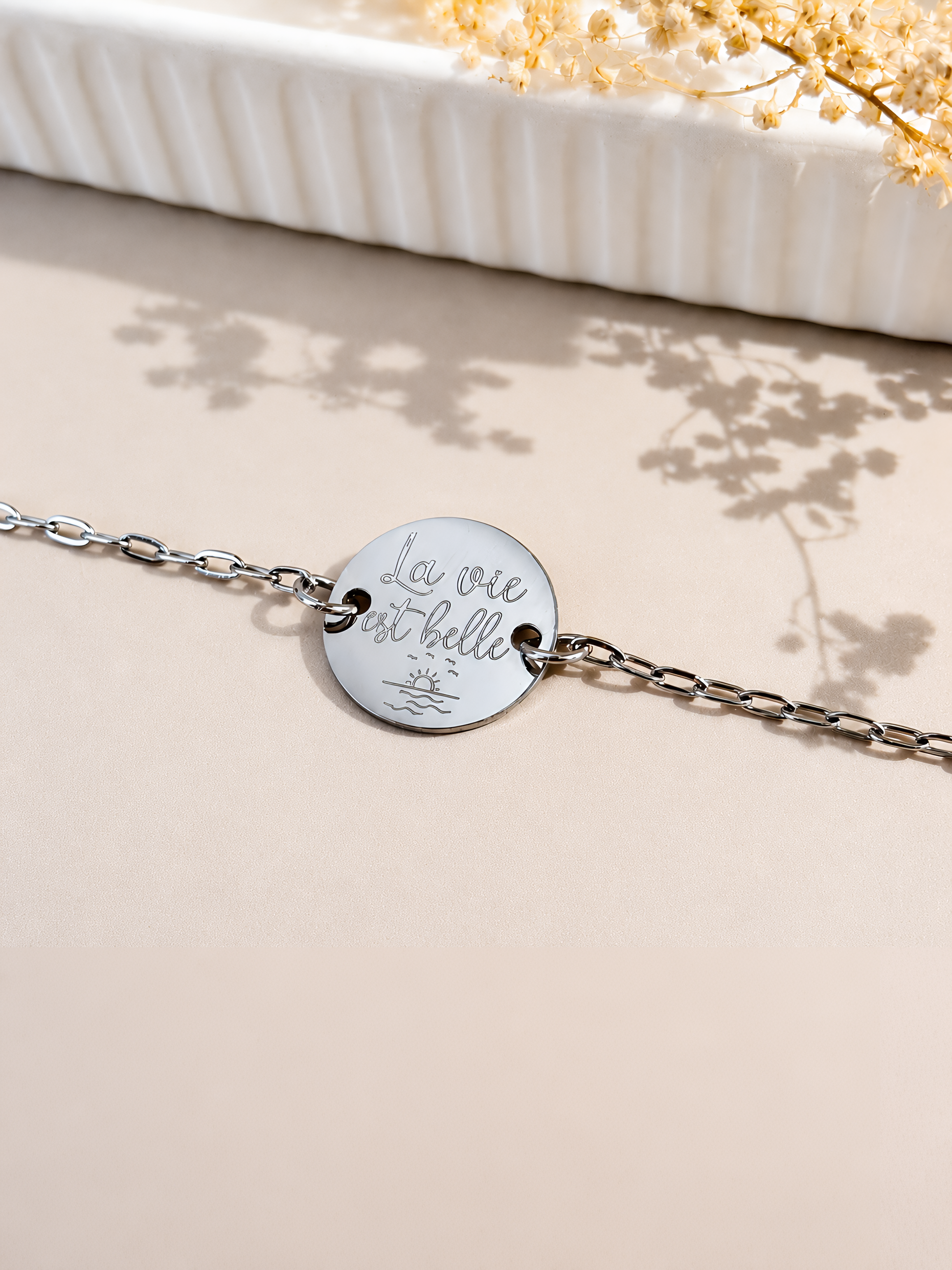Bracelet personnalisé femme Zara à chaîne fine.