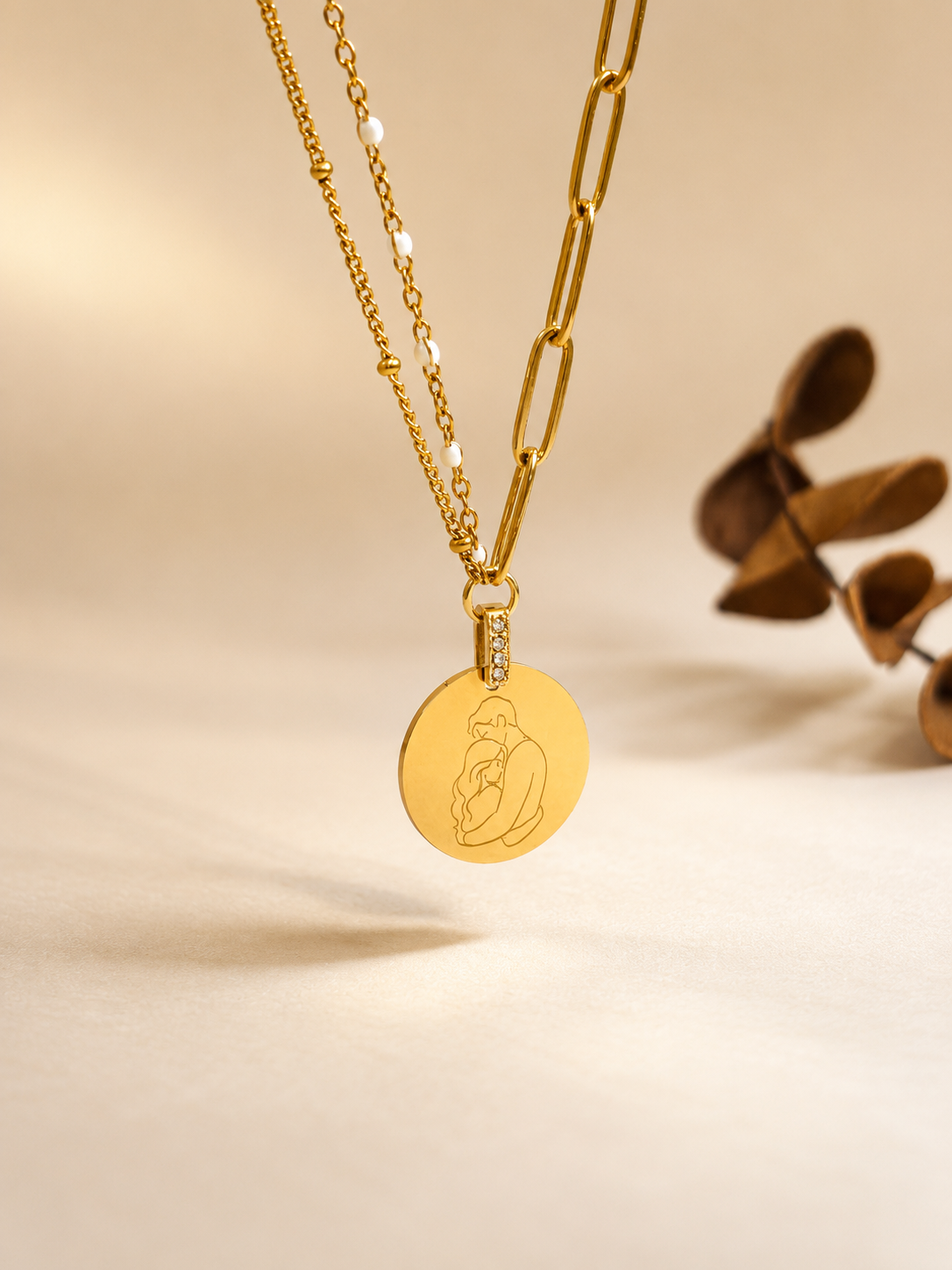 Collier personnalisé Adèle en acier inoxydable or avec médaille ronde de 18 mm