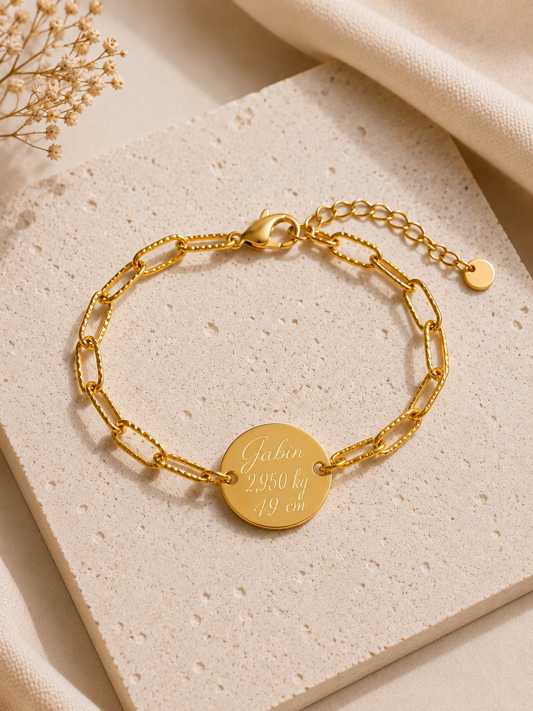     Bracelet personnalisé femme chaîne trombone diamantée en acier inoxydable doré.