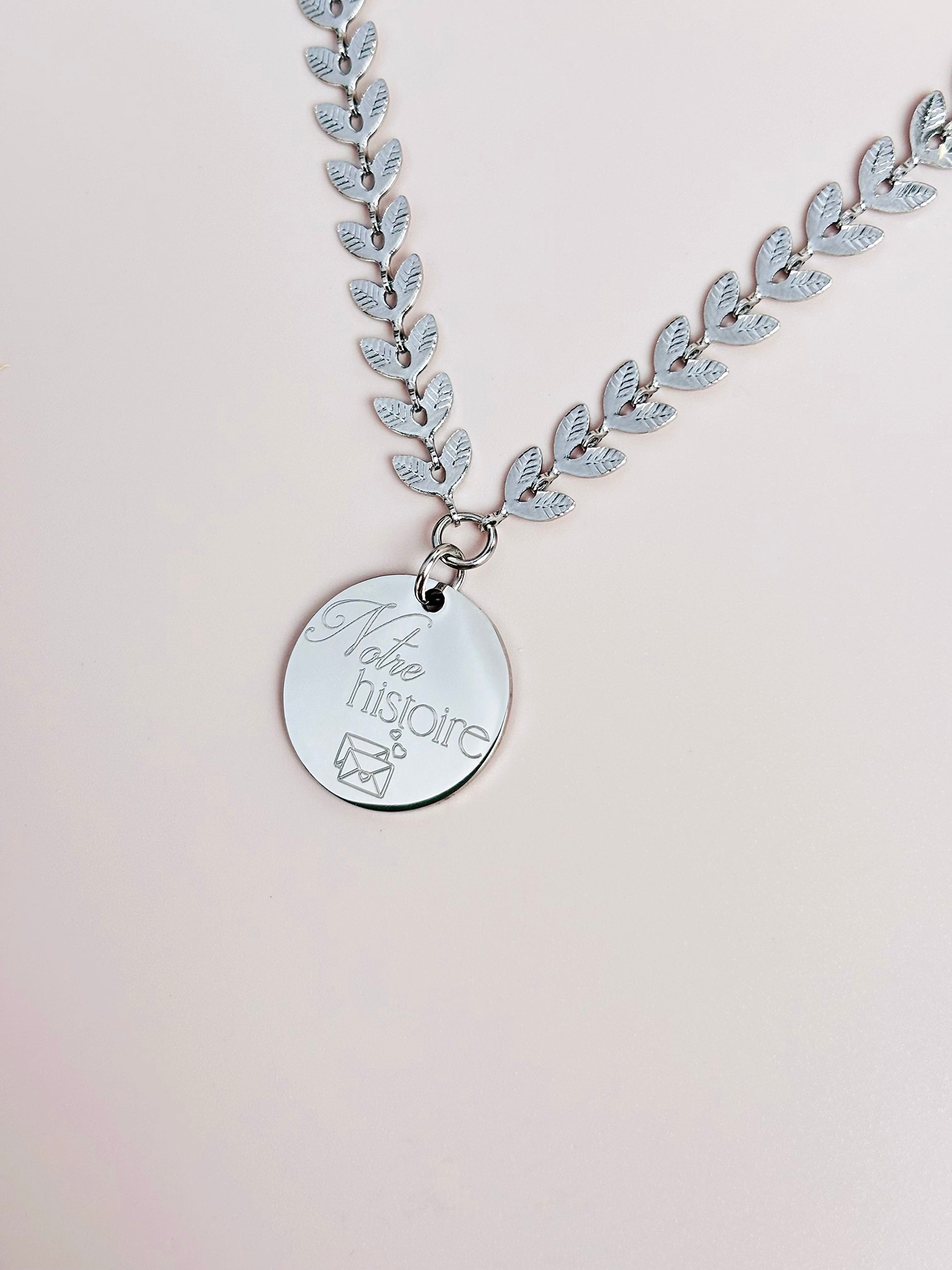     Collier femme personnalisé chaîne épi argent avec médaille gravée