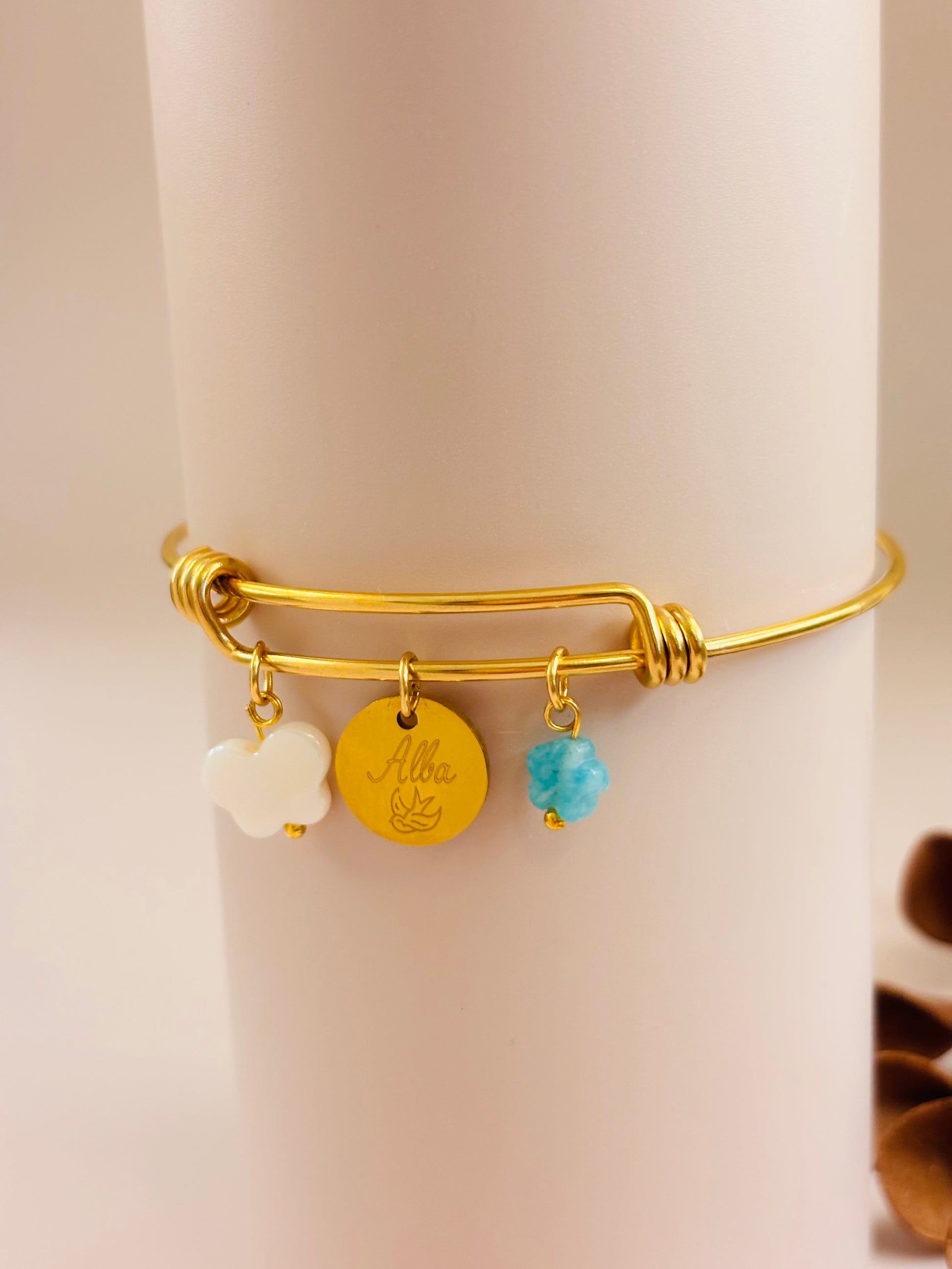 Bracelet Gravéa Paris personnalisé pour femme.