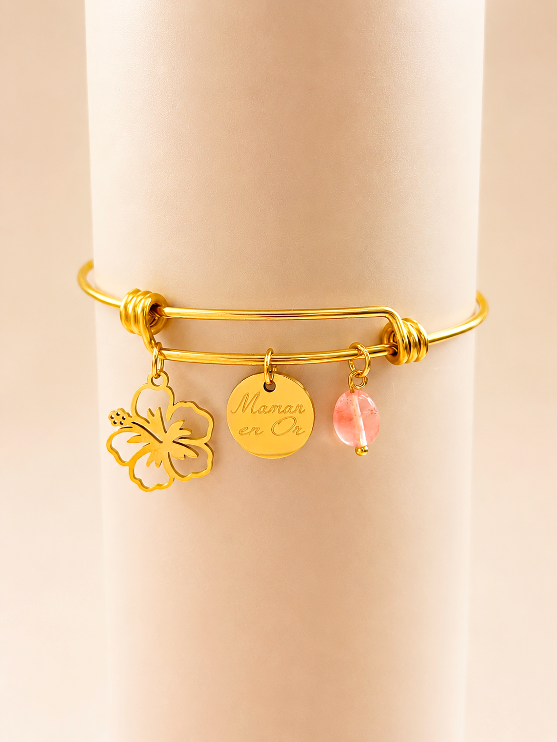 Bracelet femme en acier inoxydable or poli miroir.