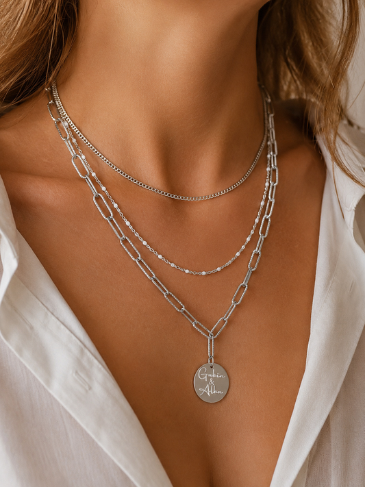     Collier personnalisé femme triple rang avec chaîne trombone, satellite et gourmette