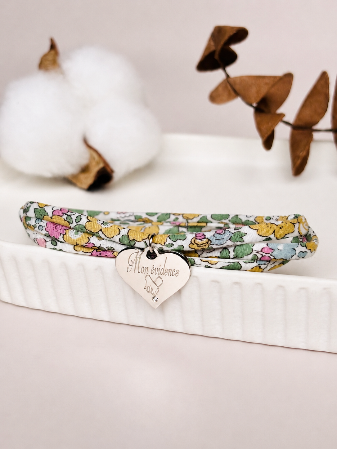 Bracelet Liberty en acier inoxydable argent poli miroir.