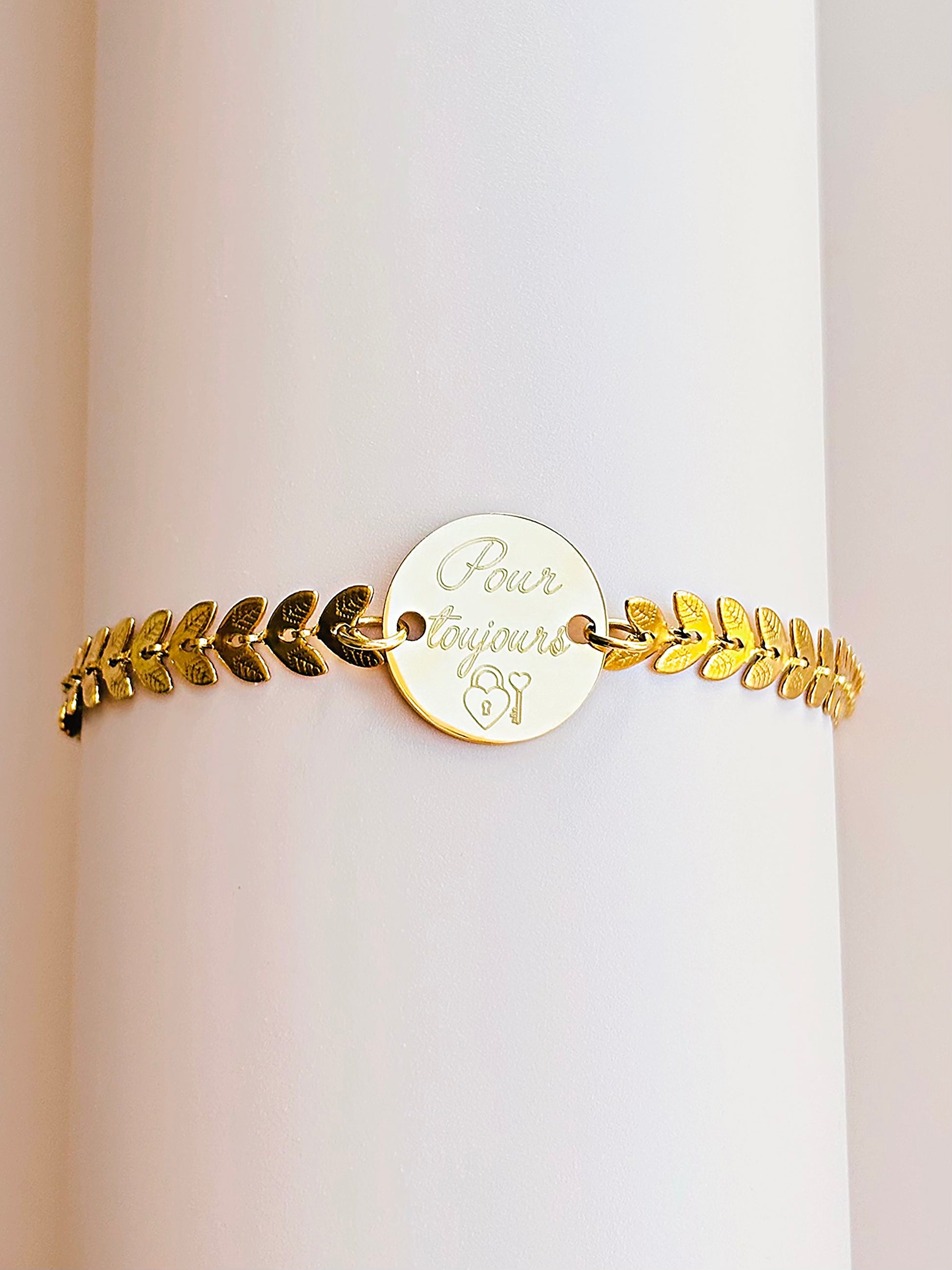     Bracelet cadeau personnalisé femme doré