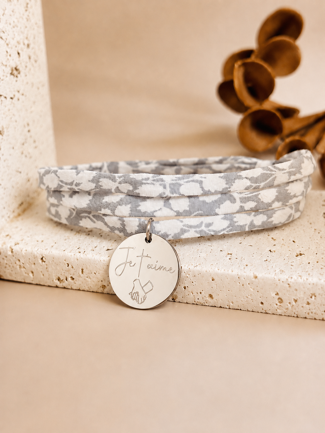     Bracelet Liberty femme à personnaliser avec médaille  en acier inoxydable.