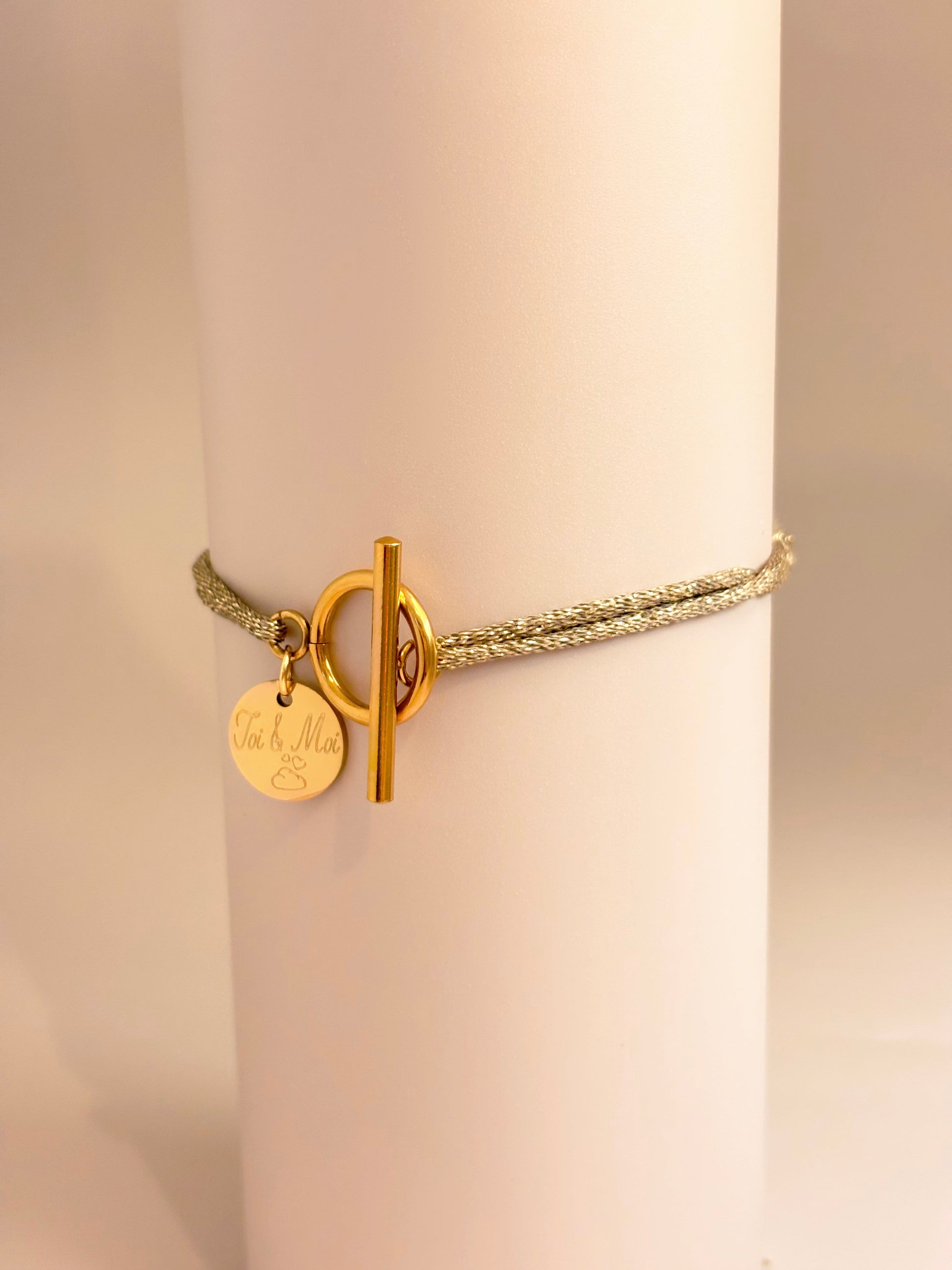 Bracelet à cordon pailleté avec fermoir OT.