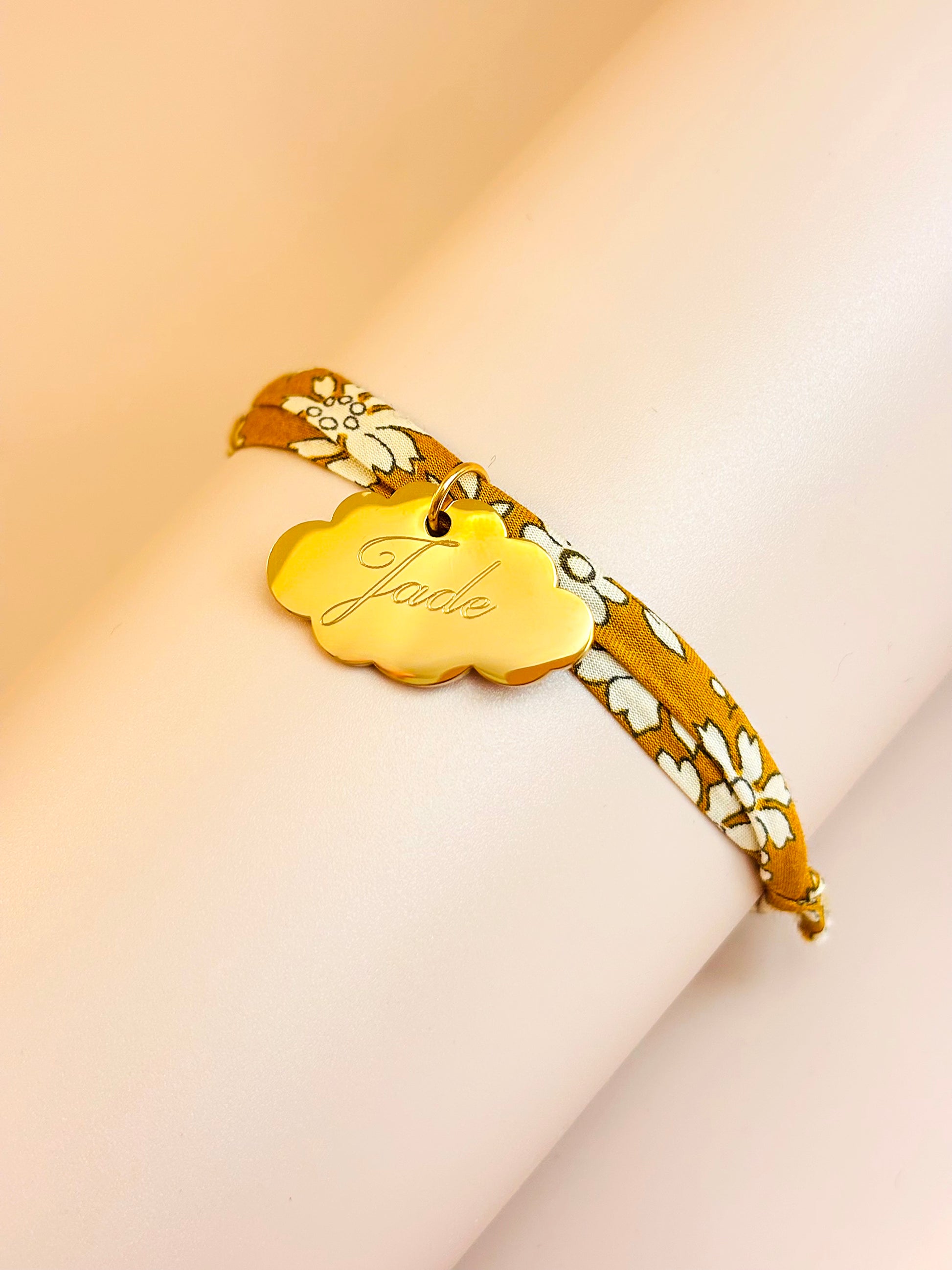 Bracelet enfant en Liberty avec médaillon nuage en acier inoxydable or.