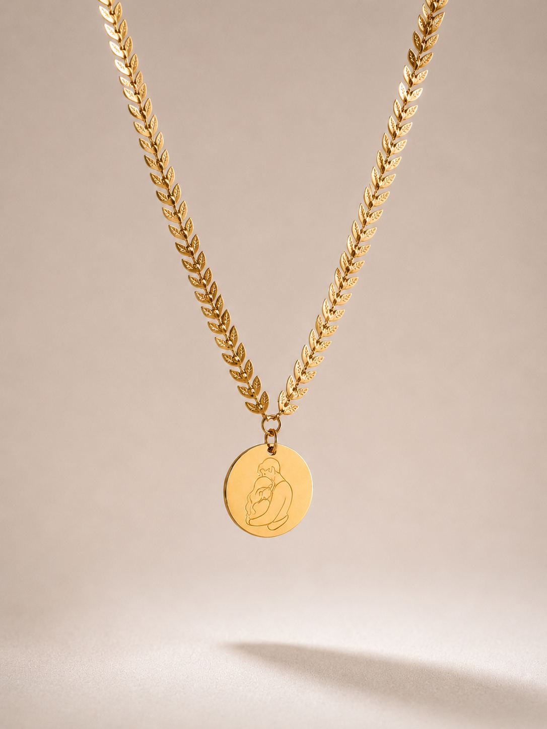     Collier femme à personnaliser avec médaille 
 gravée et chaîne épi de blé.