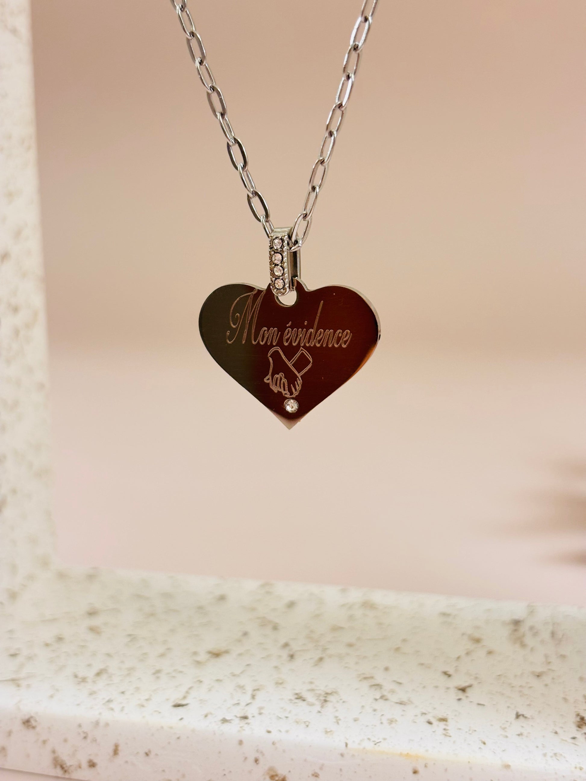 Collier personnalisé à graver en acier inoxydable avec zircons.