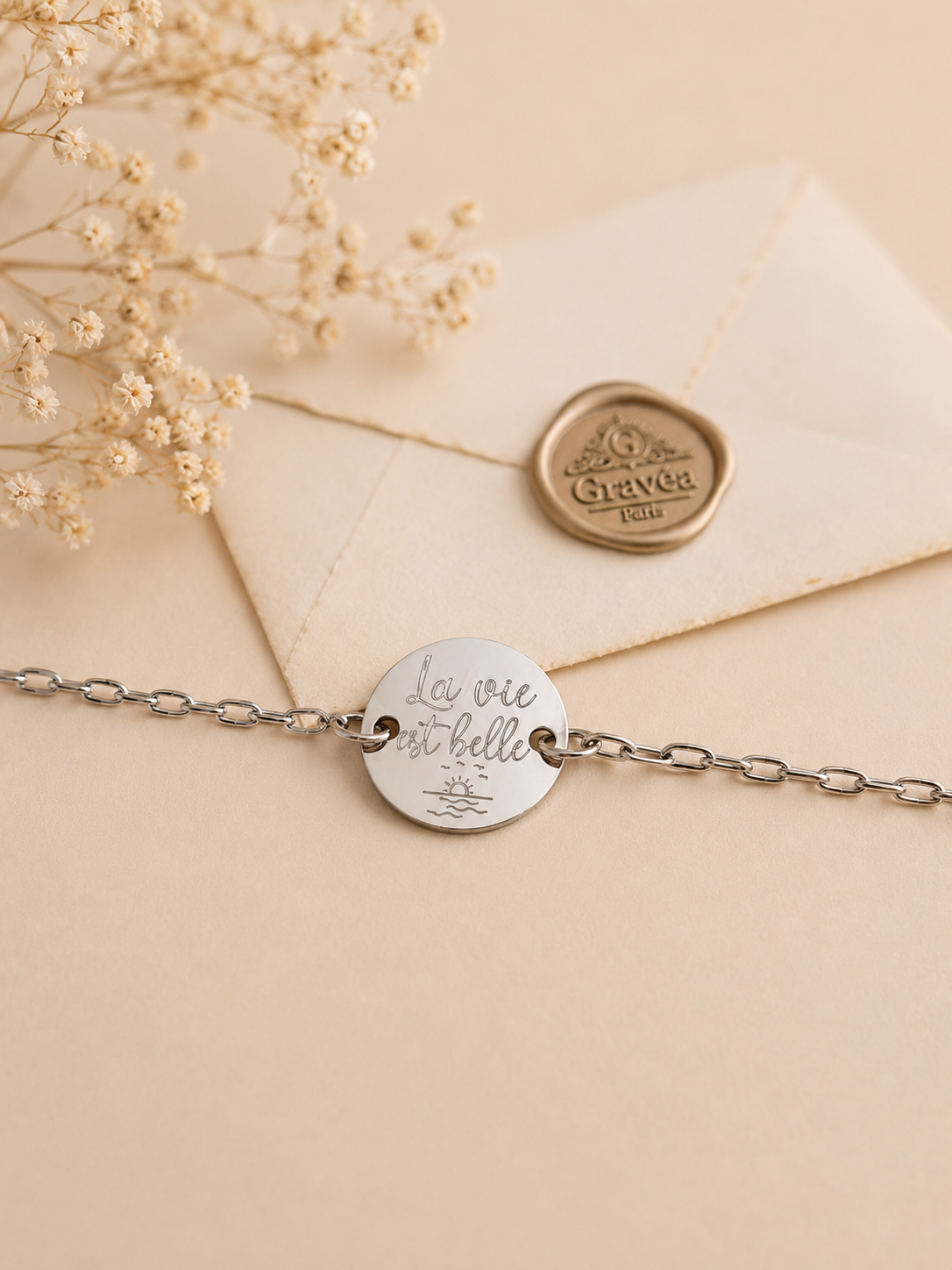 Bracelet Gravéa Paris à chaîne fine personnalisé.